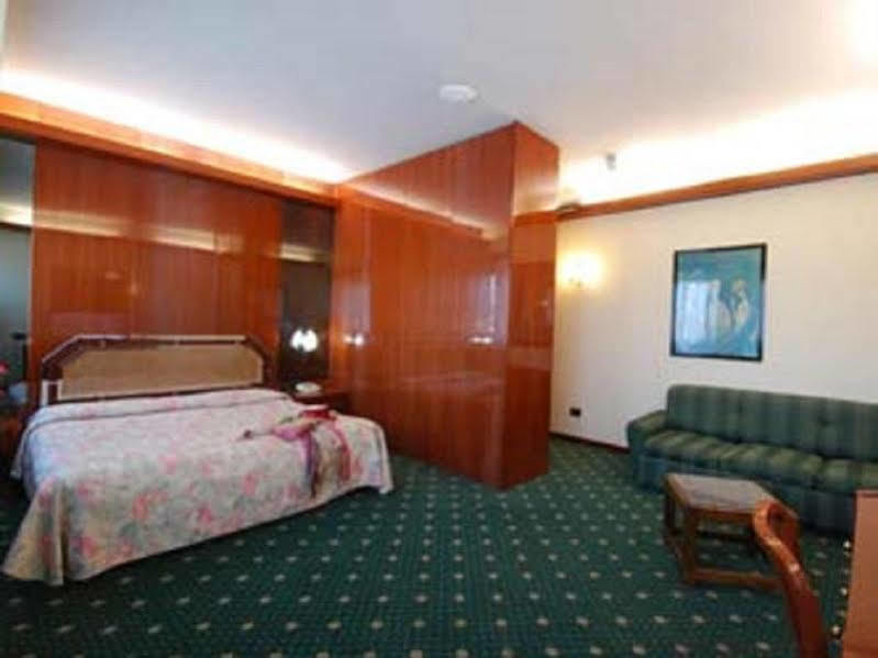 Hotel Napoleon 4*