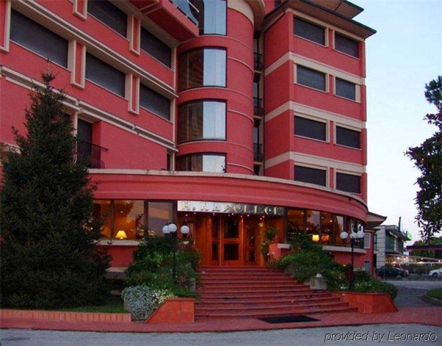 Hotel Napoleon 4*